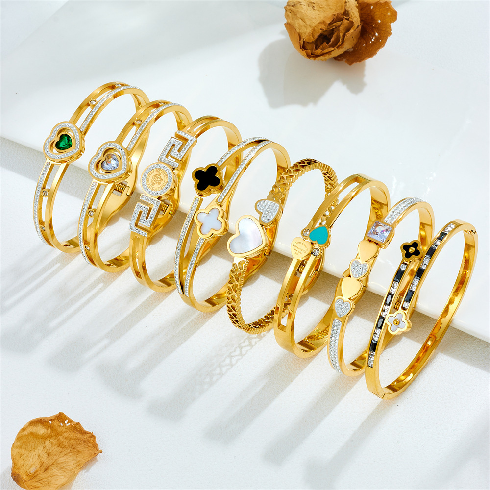 Luxury Brand Designer Jewelry Elegant And Luxurious Diamond-embellished Bracelet Bracelet For Women High-end Heart-shaped Vintage Jewelry Fashionable