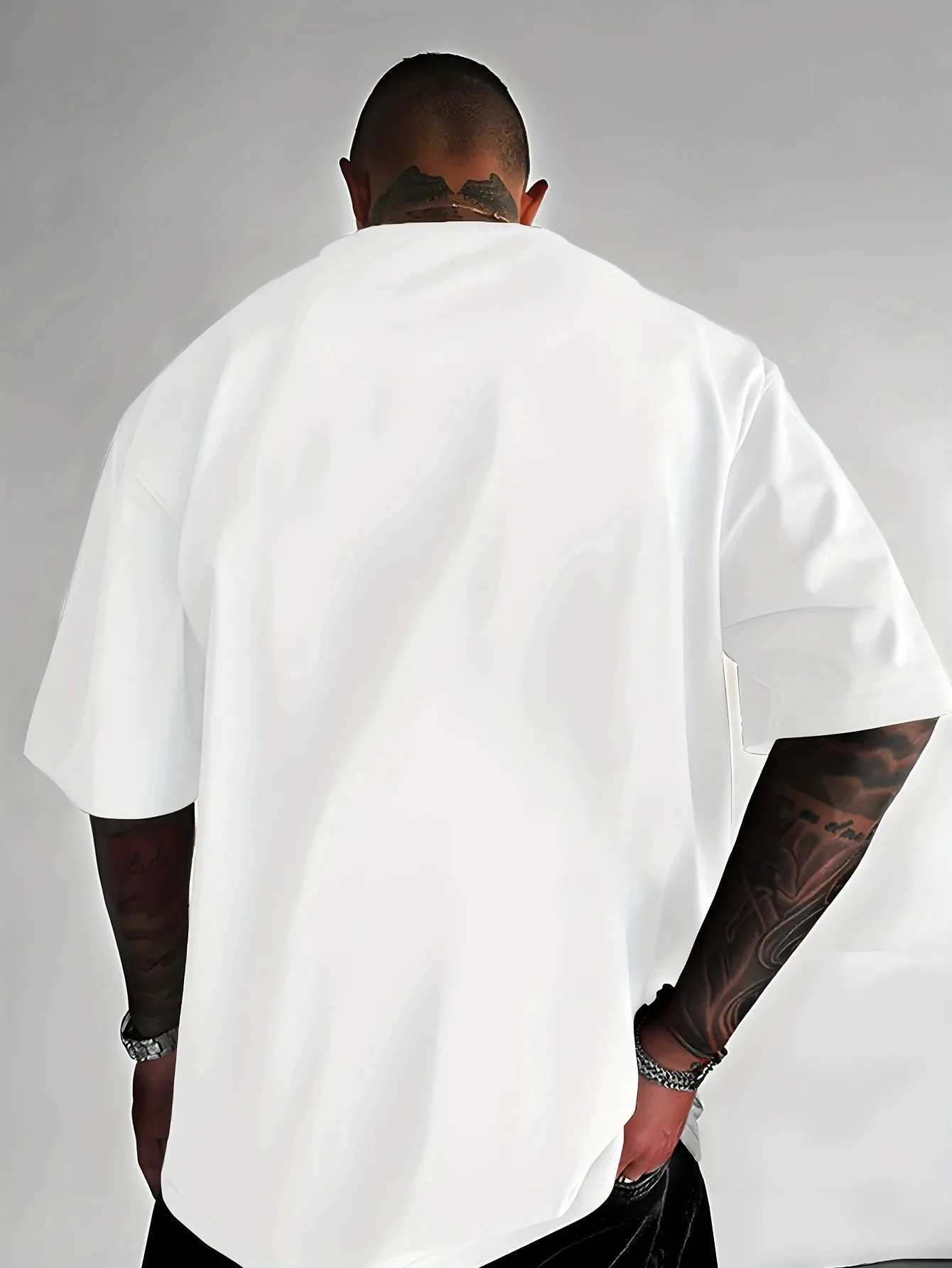 Men Summer Letter-print T-shirt with Round Neckline Street Style Suitable for Summer Casual Wear Trendy an Versatile Looks Great M260317