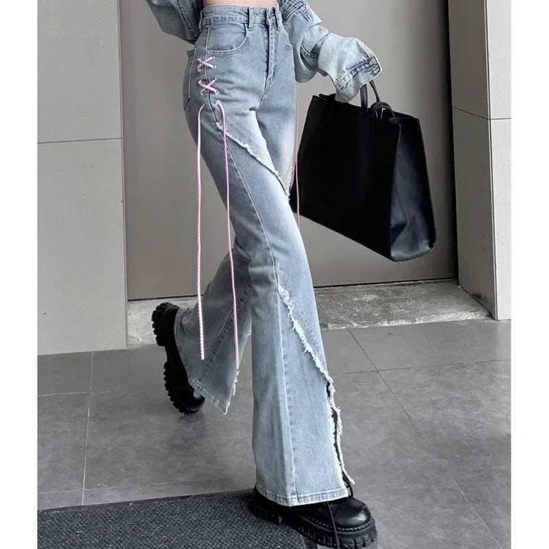 2024 Woman High Waist Y2k Flare Jeans s Pink Strap Harajuku Bell Bottom Pants Lady Fashion Spliced Light Blue Denim Trousers M260317