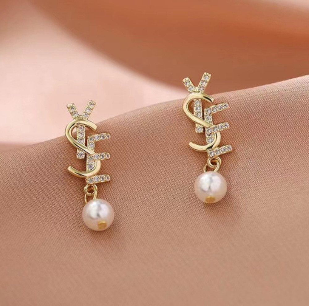 Fashion Designer Stud Letter Earrings Woman Brand Luxury 18K Gold Plated Charm Earring Pearl Crystal Jewelry Wedding Accessories Gifts