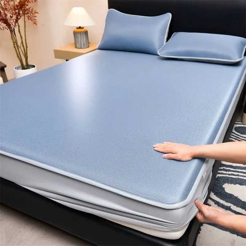 2025 new carbon light ice silk mat mattress model single-piece three-piece set solid color light luxury cool mat mattress model D260317