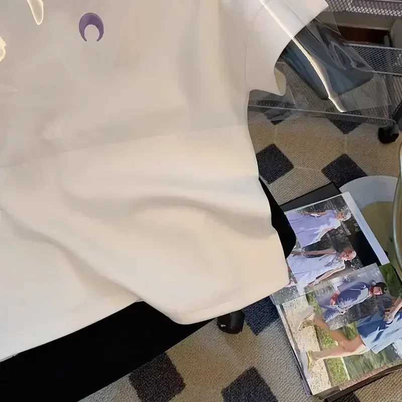 Womens White Moon Print Short Sleeve T-Shirt Summer Casual Round Neck Basic Tee Niche Fashionable and Versatile Top M260317