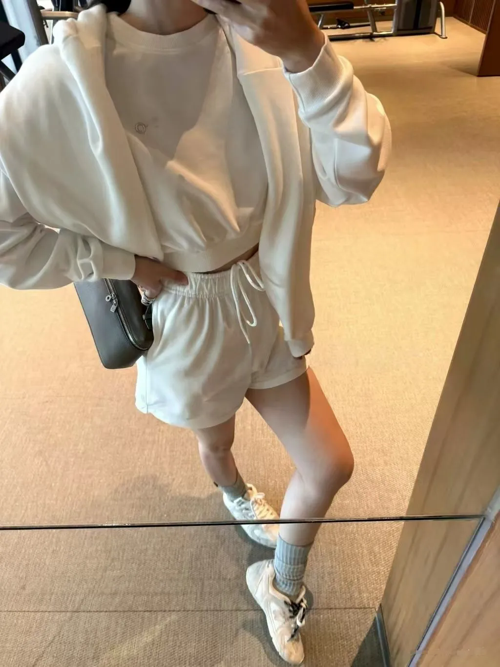 US stock Luxury Women Yoga Sets Designer Cropped Sweatshirts+Shorts Crew Neck Pullover Active Short Tracksuit Weekend Jogger Sportswear