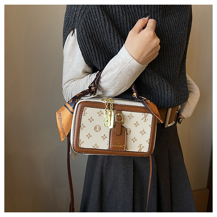 2025 new stylish small square box bag personalized daily commuting crossbody bag cross bag for women