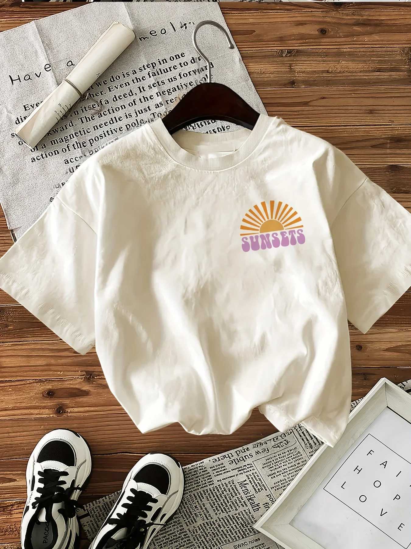 Forever Chasing Sunsets Printed T-Shirts Female Funny T Shirts Korean Fashion Graphic Casual Summer Tops Women Clothing M260317