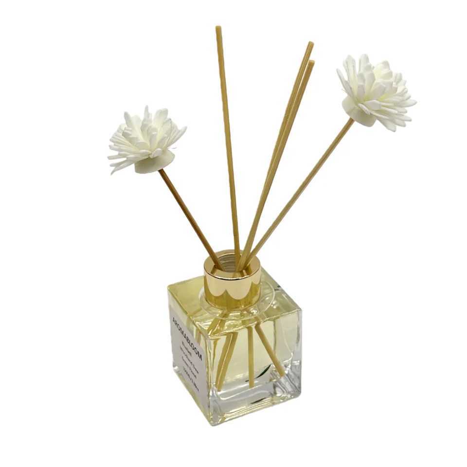 Bottle Set Reed Diffuser 100ml Transparent Square Glass Bottle with Diffuser Sticks and Decorative Flowers Beautiful Home Decor for Aromather D260317