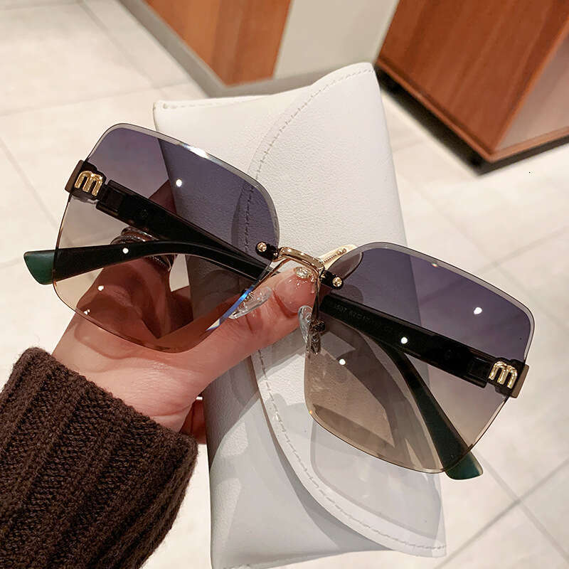 New Square Sunglasses Women Are Stylish And Sophisticated,Large Frame For Sun Protection Chunjinqiuli