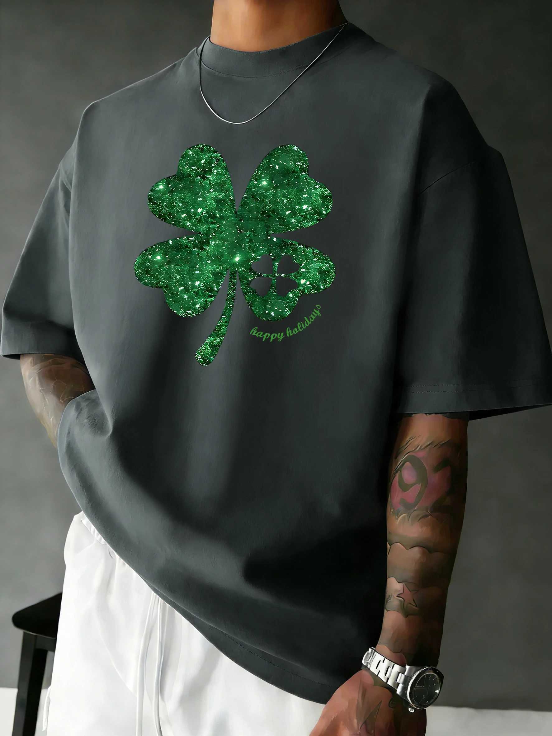 Glitter Clover Happy Holidaysprints Man T Shirts Hip Hop Summer T-Shirt Casual Oversize Short Sleeve All-Match Cotton Sportswear M260317