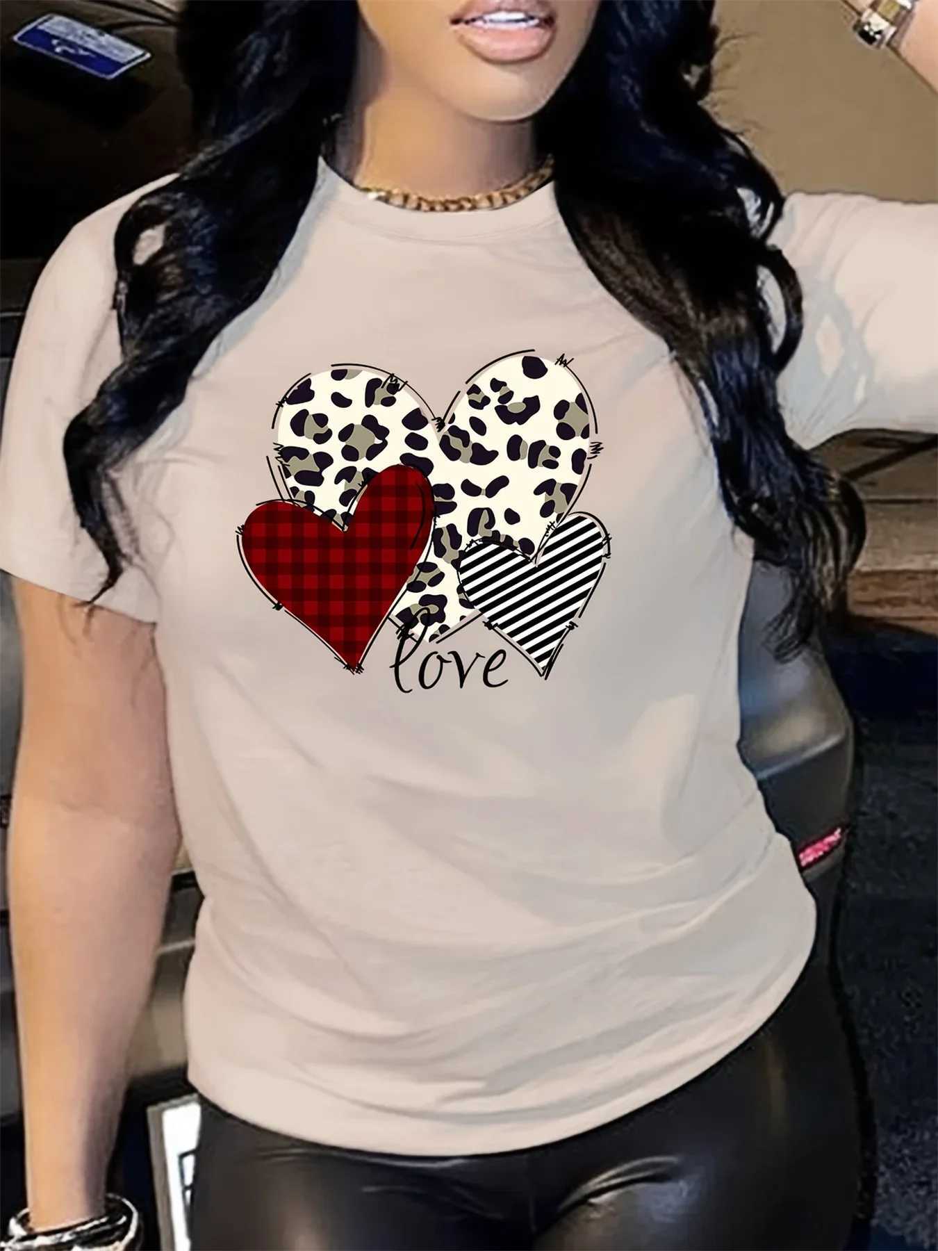 Leopard Love Heart Printed T-shirt Short Sleeve Round Neck Casual Top Summer and Spring Womens Clothing Aesthetic Graphic Y2K M260317