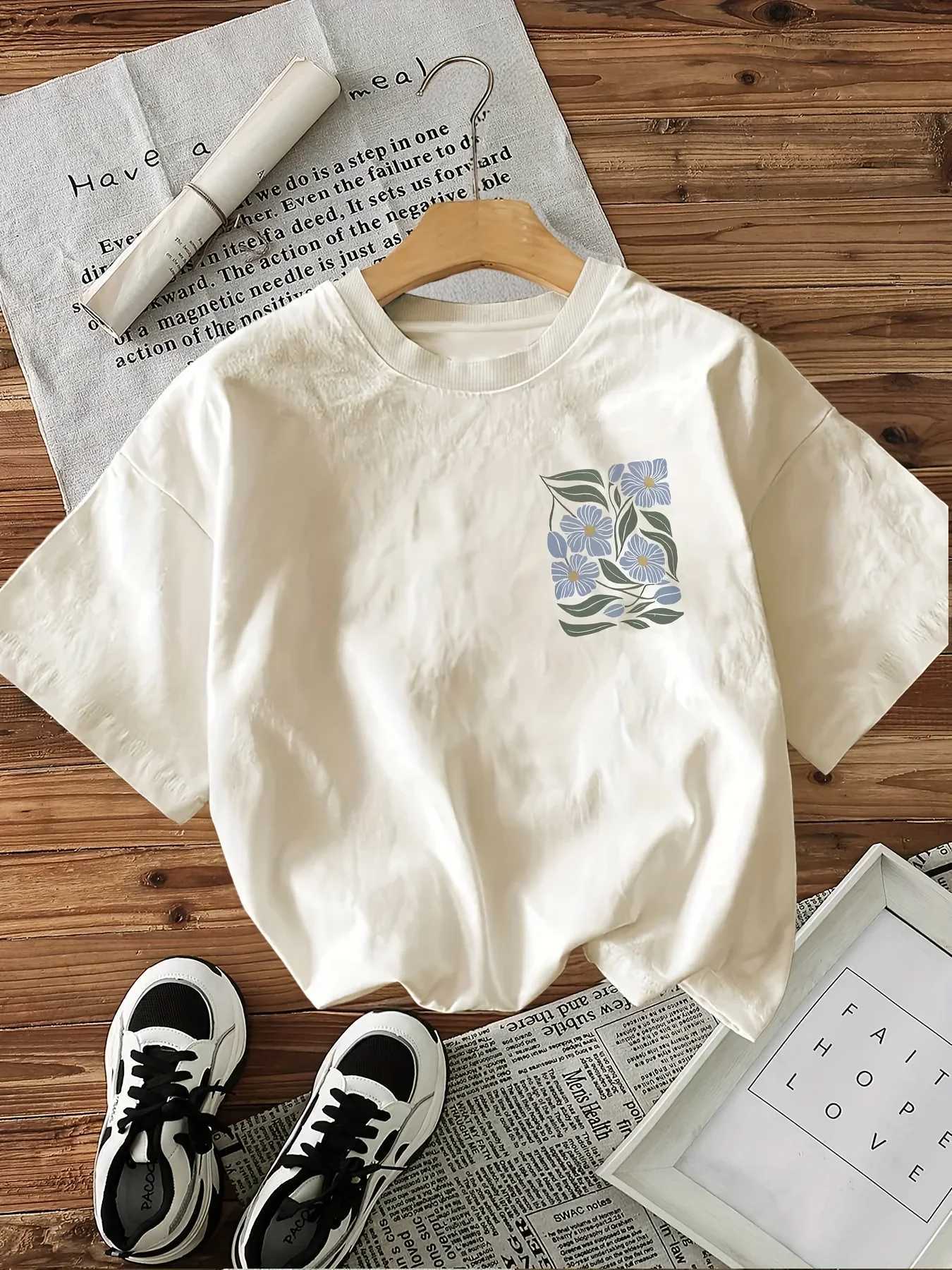 Flower Print Women Crew Neck Short Sleeve Womens Graphic T-shirt Stylish Comfortable Casual Women Top Trendy T Shirt Women M260317