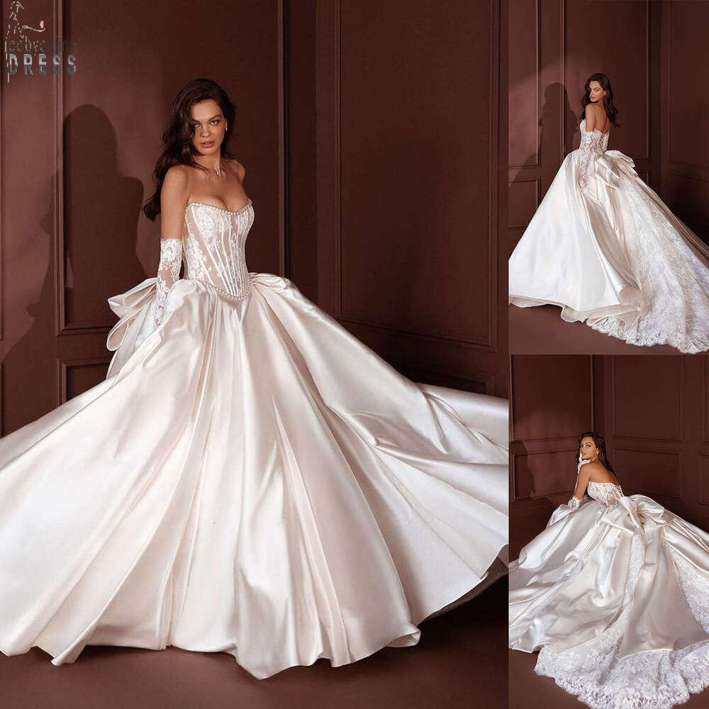 Wedding Dress A Line Strapless Appliques Backless Half Sleeve Chapel Train Elegant Bride Vestido De Noiva Custom Made