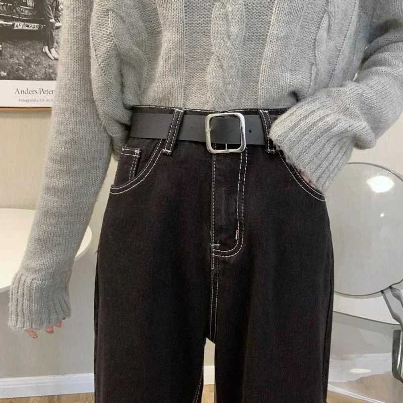 2025 Woman Vintage Casual High Waist Black Jeans Lady Chic Slim Fit Wide Leg Pants s Classic Korean Straight Denim Trousers M260317