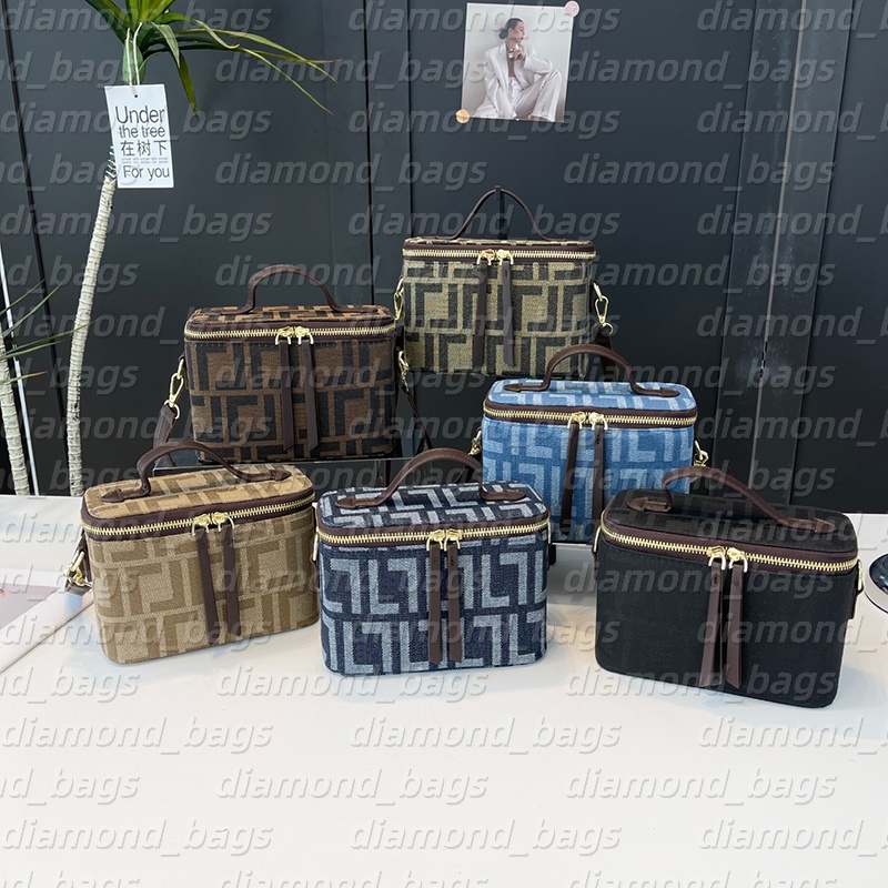 Shoulder Bags Designer bag High quality Women Crossbody Letter baguette Bag Luxury Brand Vintage Canvas Messenger Bag Underarm half moon Handbag Purse Wallet