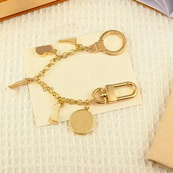NEW Fashion Keychain Letter Designer Keychains Metal Keychain Womens Bag Charm Pendant Auto Parts gift