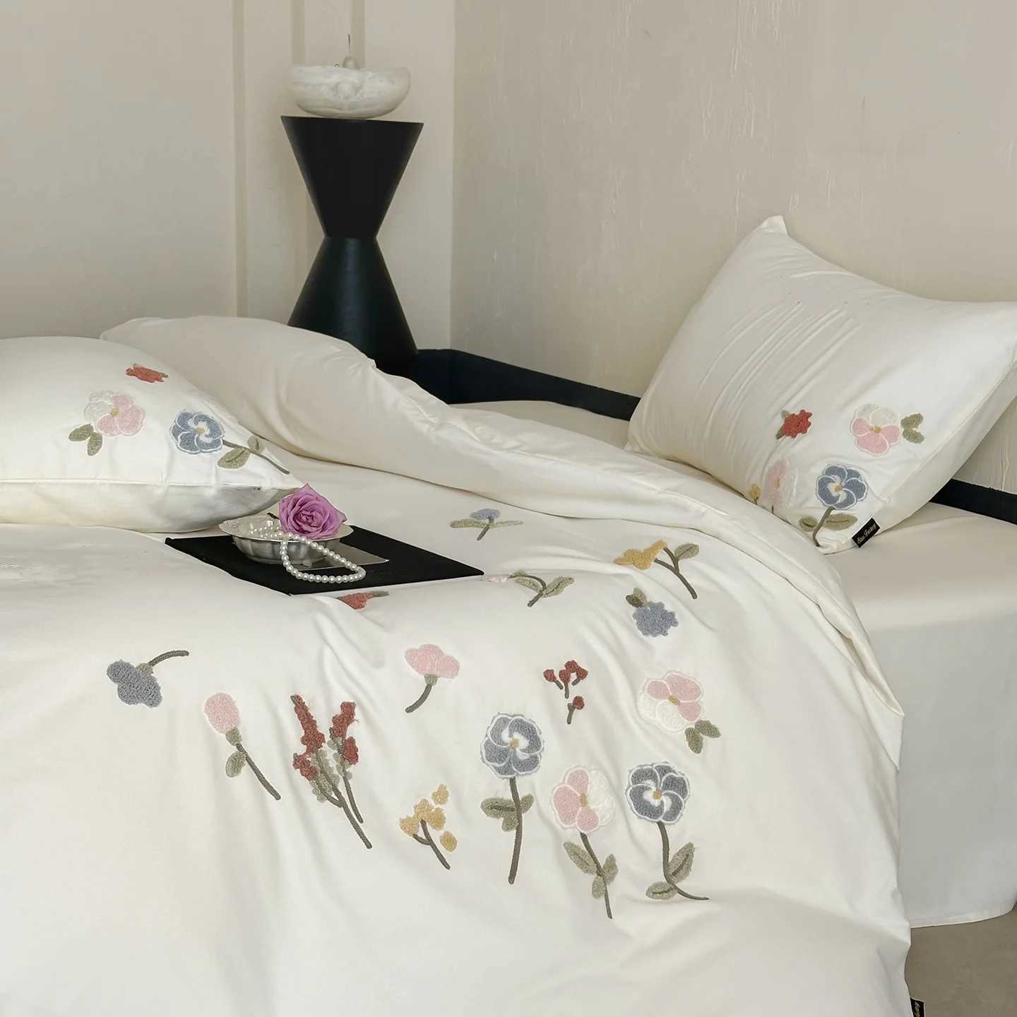 3 Piece Sheet Set flowers embroidery duvet cover Set comfortable Bedding Set Bedspread for All Season D260317