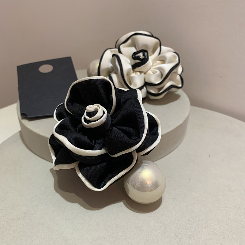 Free Shipping Designer Womens Luxury Hair Clips Fashion French Elegant Fabric Flower High end Curled Camellia Pearl Spring Clip Women Daily Outfit Hai