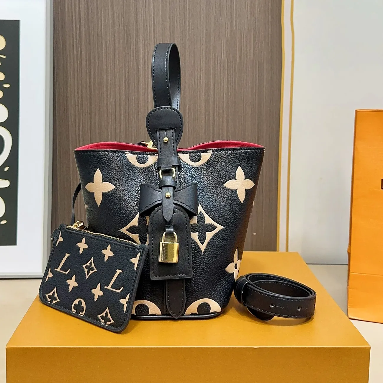 Designer bag Luxury all in bb bag Shoulder Bags Designer Women Old Flower Leather Denim Crossbody Luxury Brand Embossed Tote Purse Brown Flower Handbag purses 10a.