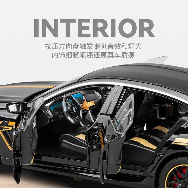 M8 Sports Car 124 Racing Alloy Car Model Boy Gift Metal Die Cast Children Toy Car Ornaments Simulated Car Model D260317