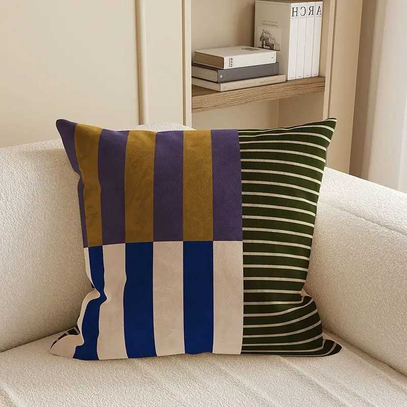 Pillow in The Ancient Style Light Luxury Senior Feeling Living Room Sofa Bed Family Pillow Containing Pillow Core D260317