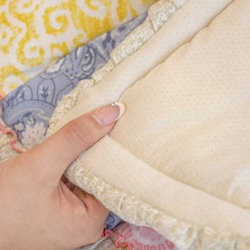 1pcs Flower Shaped Chair Cushion Pastoral Fabric Thickened Seat Mat Anti Slip Pad for Prolonged Sitting In The Office D260317