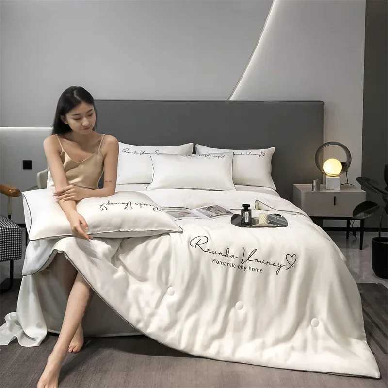 100 Washed Silk Summer Quilt Embroidery Smooth Ice Cooling Comforter for Bed Silky Solid Blanket Soft Cool Summer Blanket D260317