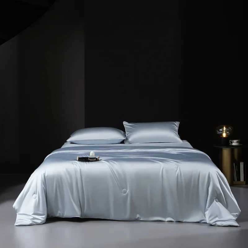 New light luxury cool feeling ice silk summer cool quilt four-piece machine washable air conditioner quilt washed silk quilt D2603171