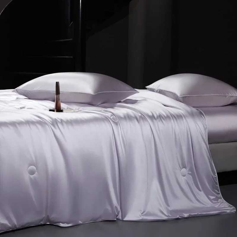 New light luxury cool feeling ice silk summer cool quilt four-piece machine washable air conditioner quilt washed silk quilt D2603171