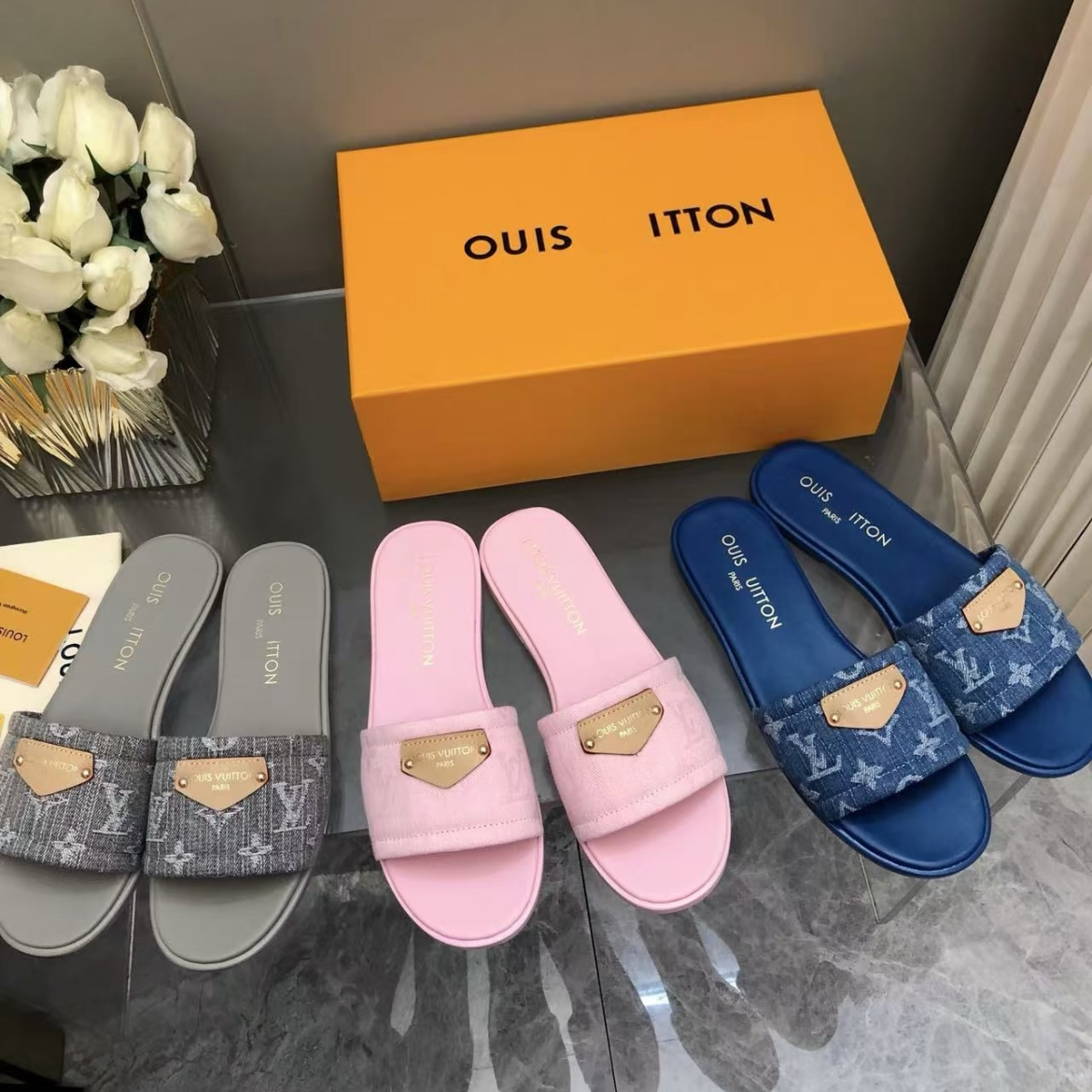 woman designer slippers casual slippers Flat slippers Luxury slippers Summer sandals Classic womens sandals Available in sizes 35-42