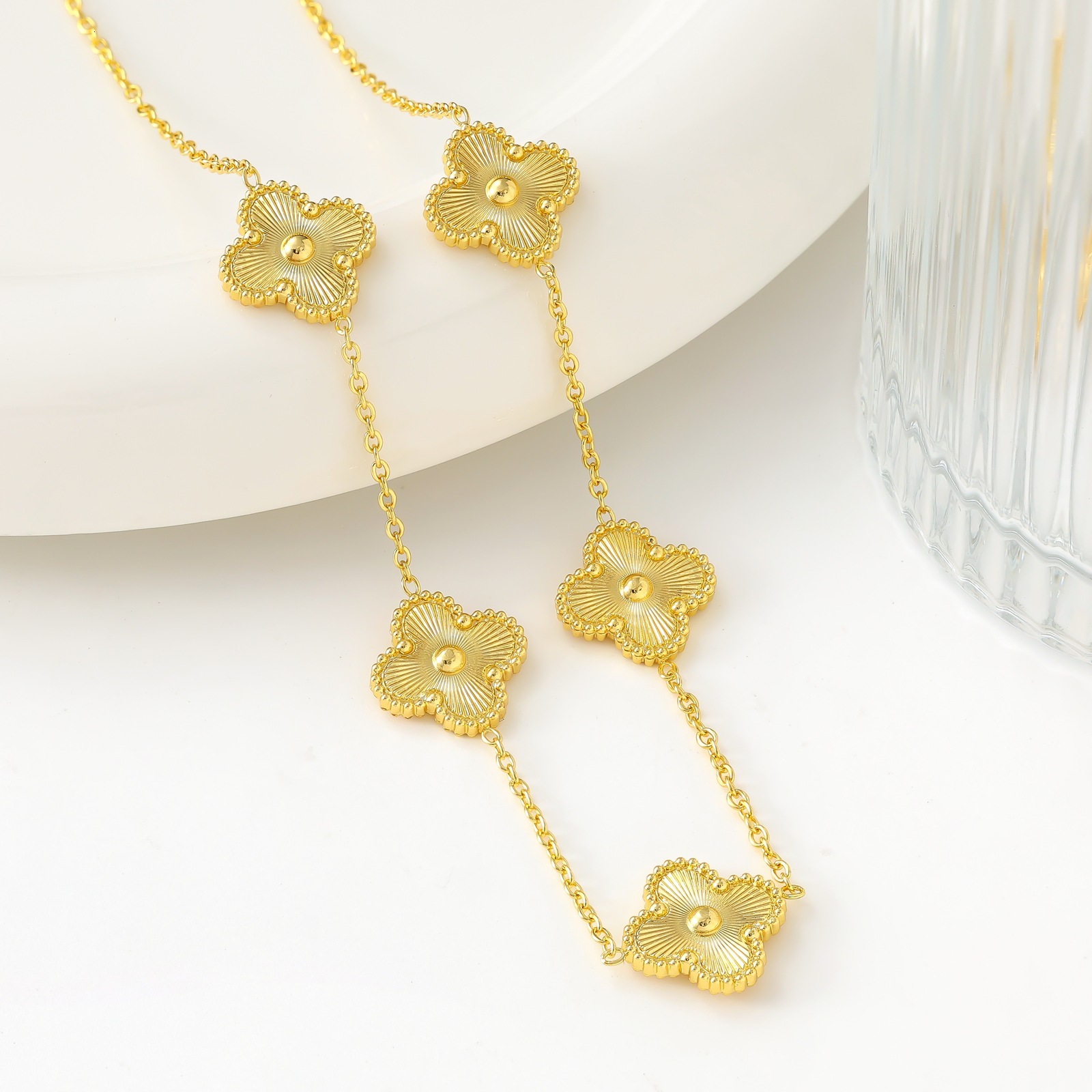 Fashion Elegant Four-Leaf Flower Collarbone Chain Set For Women New Trendy Versatile Internet Celebrity Design Necklace And Earrings