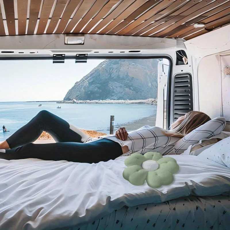 1Pc Soft Plush Daisy Flower Throw Pillow - Cozy Decorative Cushion for Bed Sofa White/Pink Adorable Floral Desig D260317