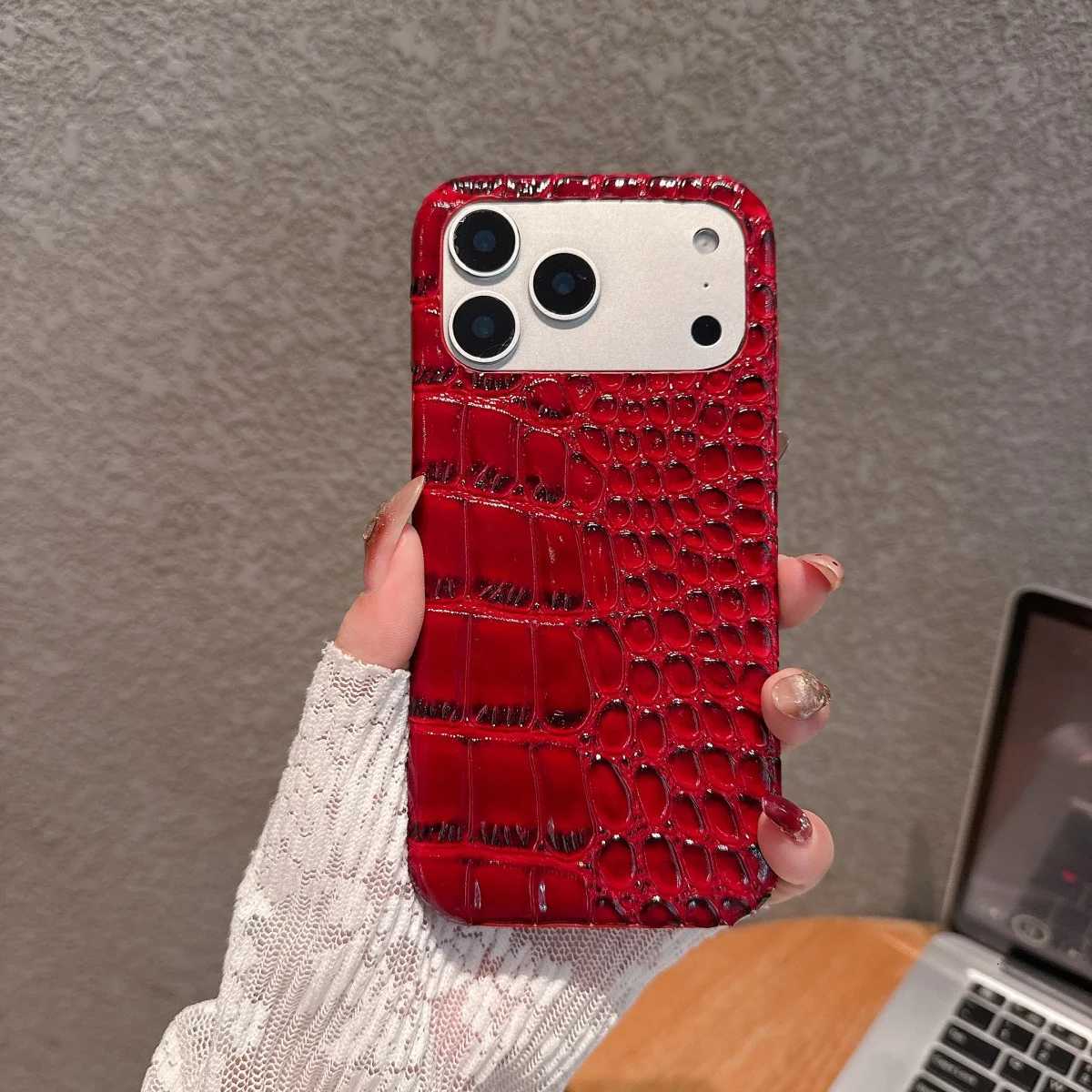 Luxury Glossy Crocodile Leather Texture Phone Case For iPhone 17 Air 16 15 14 Plus 13 11 Pro Max Frameless Shockproof Girl Cover C260314