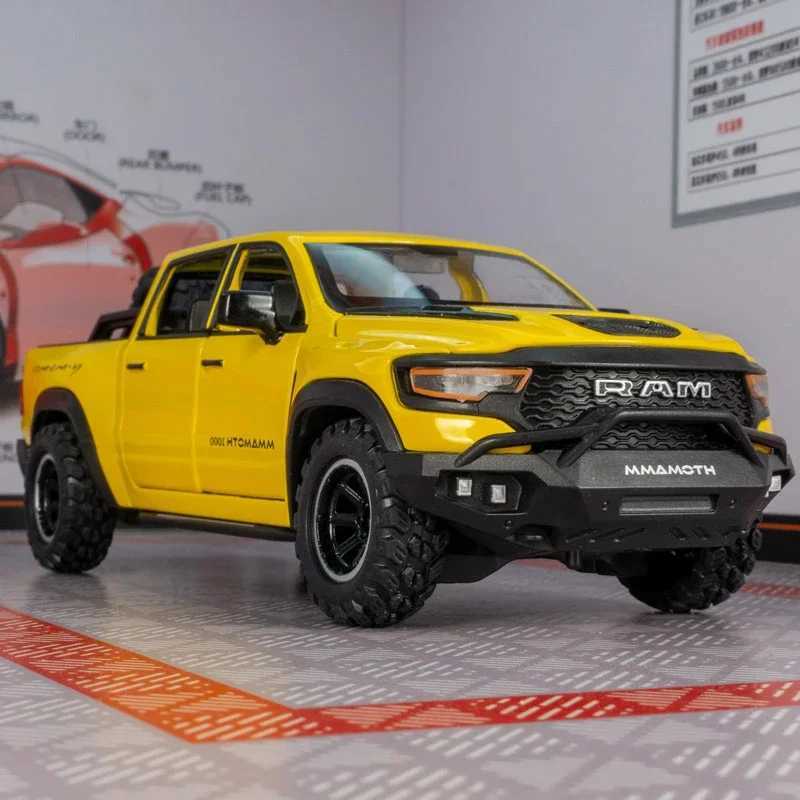 132 Dodge RAM 1000 TRX Mammoth Metal Diecast Alloy Car Model Car Central Control Decoration Ornaments Gift With Boyfriend Goods D260317