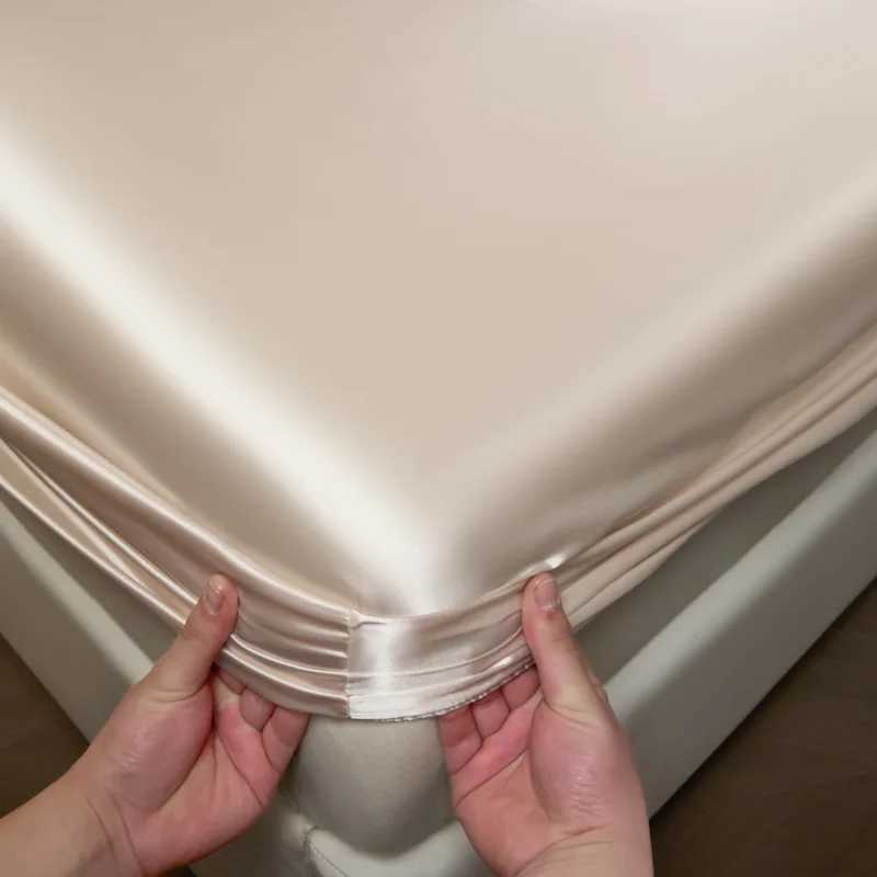 3 pcs High End 100 Mulberry Silk Bed Sheet Set with Pillowcase Luxury Solid Color Silk Fitted Sheet Soft Smooth Satin Bed Linen D260317