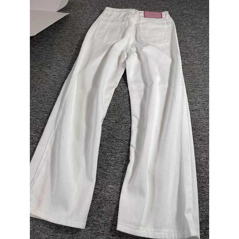 Female White Narrow Straight Leg Jeans Pants s Classic High Waist Denim Pants Lady Korean Fashion Casual Trousers M260317