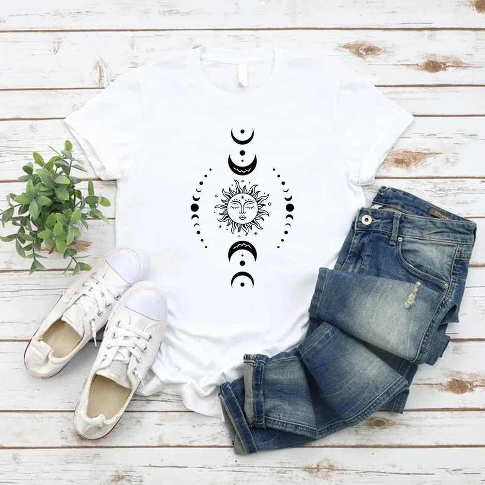 Sun and Moon Stars T-Shirt Celestial Tshirt Boho Sun Moon T-Shirts Women Short Sleeve T Shirts Retro Mystical Tee Women Clothes M260317