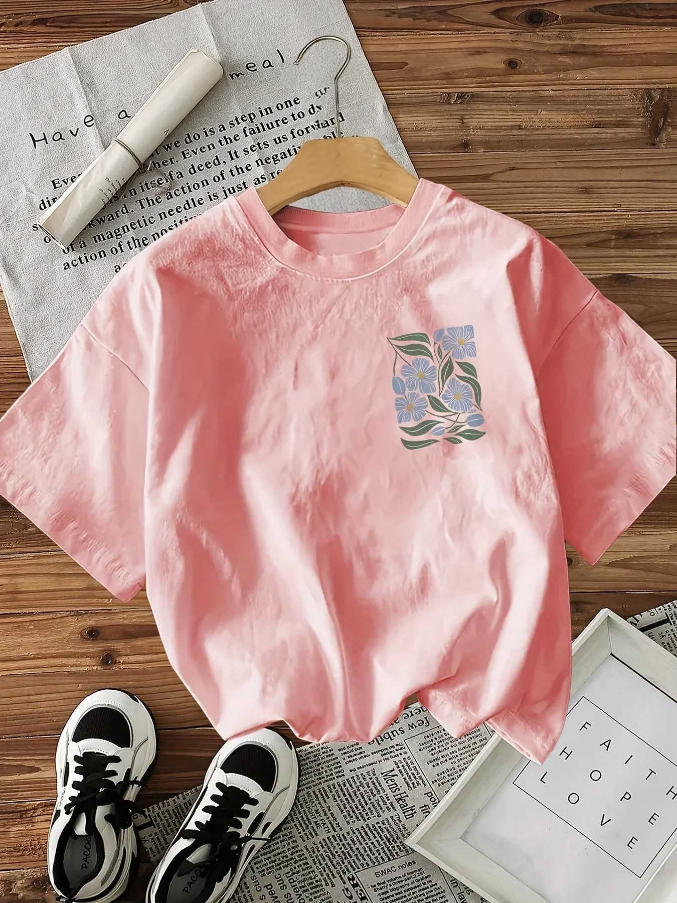 Flower Print Women Crew Neck Short Sleeve Womens Graphic T-shirt Stylish Comfortable Casual Women Top Trendy T Shirt Women M260317