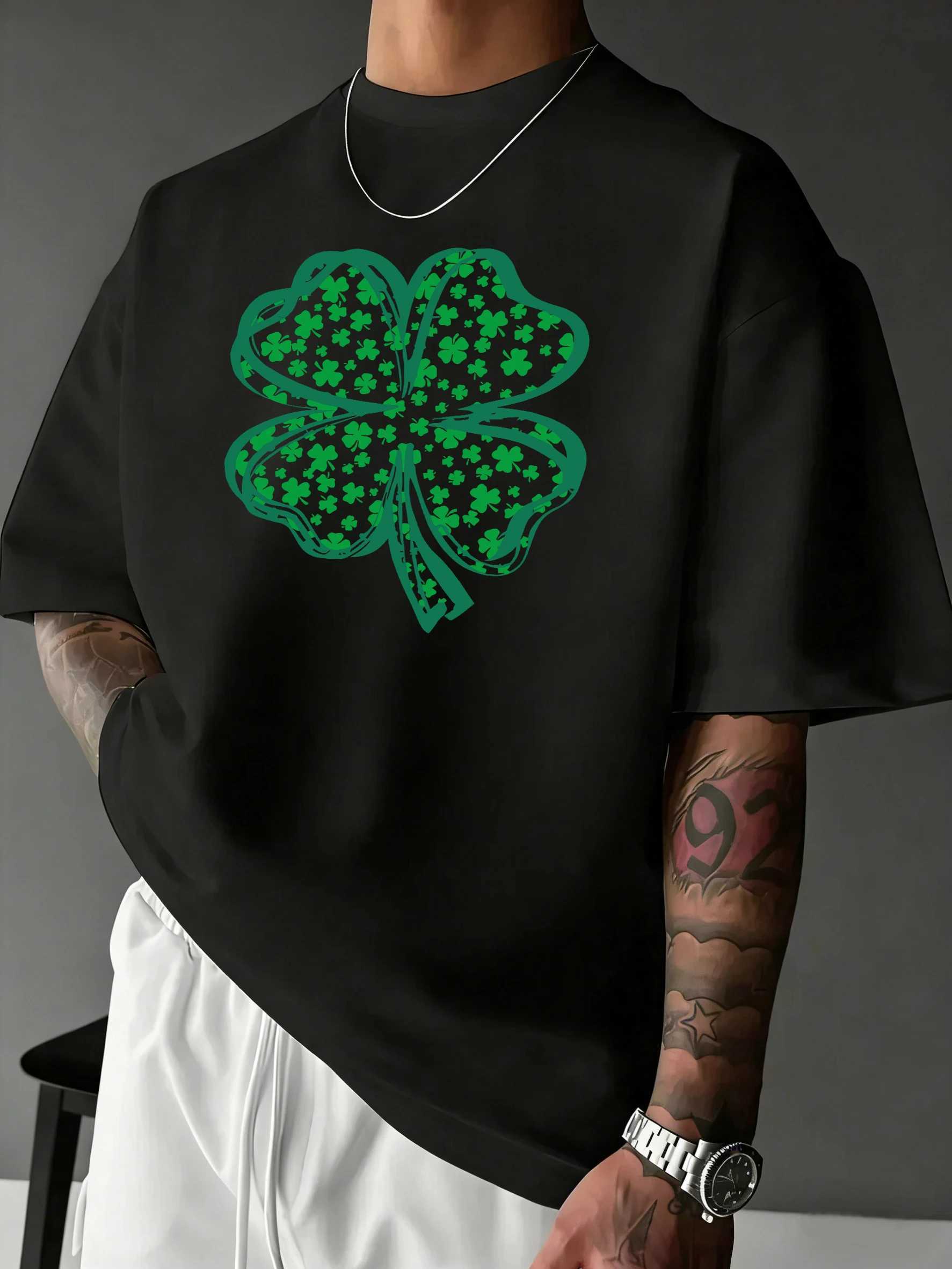 Four Leaf Clover Patternpattern Basics T Shirt Men Summer O-Neck T-Shirts Comfortable Cotton Clothes Y2K Hip Hop Loose Top M260317