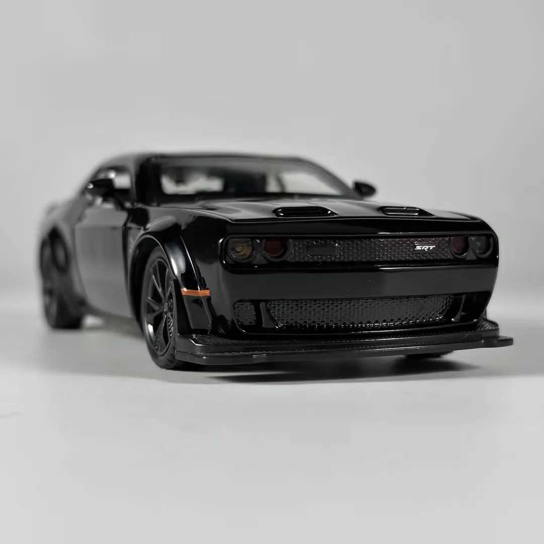 132 Dodge Challenger Hellcat Redeye Alloy Metal Diecast Model Car Desktop Display Collectible Ornament Holiday Present For Boy D260317