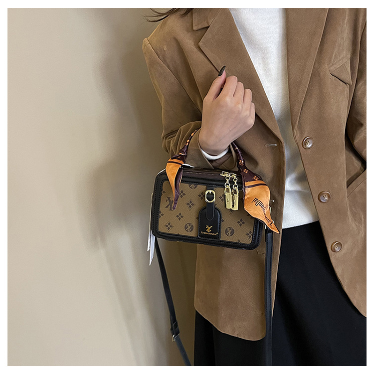 2025 new stylish small square box bag personalized daily commuting crossbody bag cross bag for women
