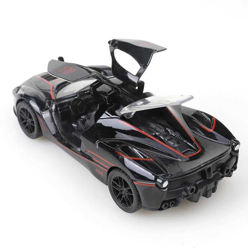 Bagged 136 Alloy Pullback Racing Car Simulation Toy Cool Three-Door Racing Car Childrens Toy D260317