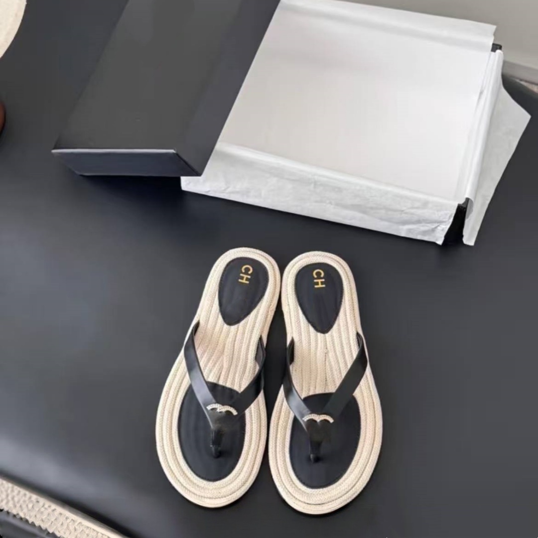 2026 Designer Slippers New cc Sandals Luxury Espadrille Flip Flops Women Designer Inspired Thong Sandals Summer Beach Casual Slippers