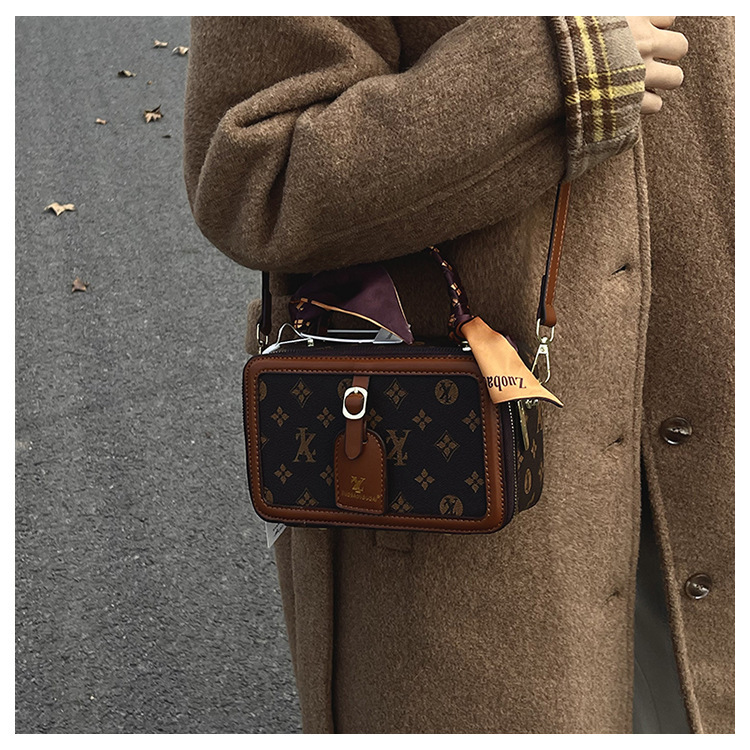 2025 new stylish small square box bag personalized daily commuting crossbody bag cross bag for women