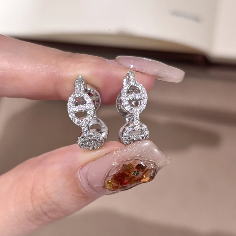 Jewelry Brand Designer Light Luxury Pig Nose Hoop Designer Earrings Niche Stylish Versatile Personality Women Earrings