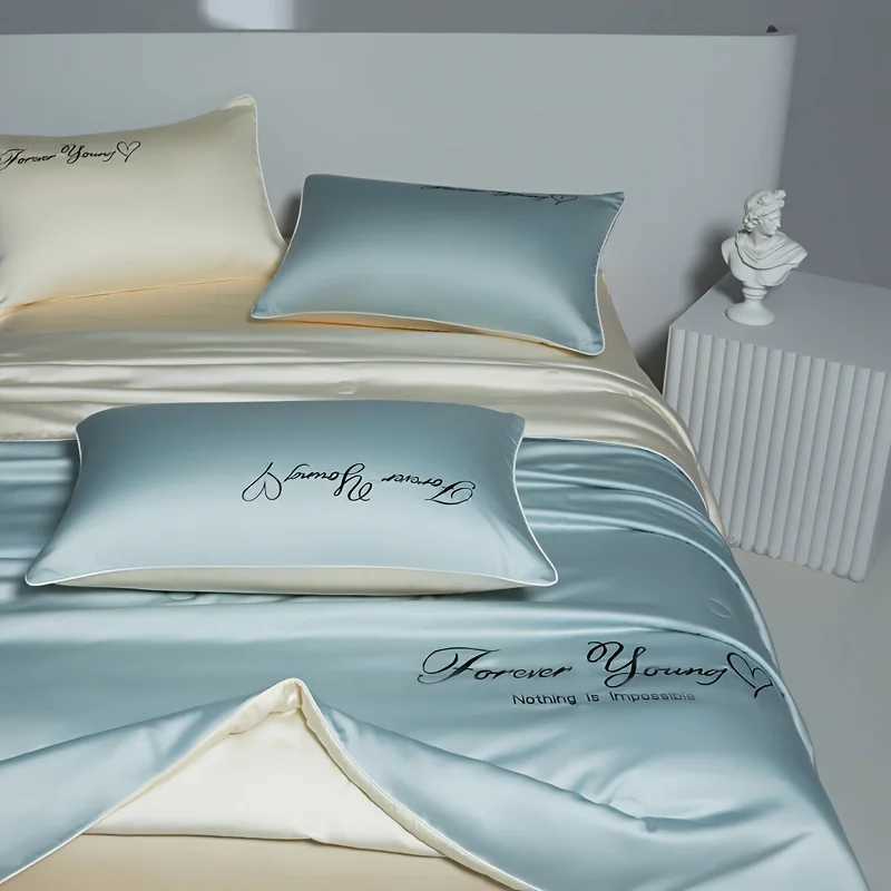 Luxurious 2-sided skin friendly fabric silky smooth touch high-quality coolness thin summer quilt Comfortable soft breathable D260317