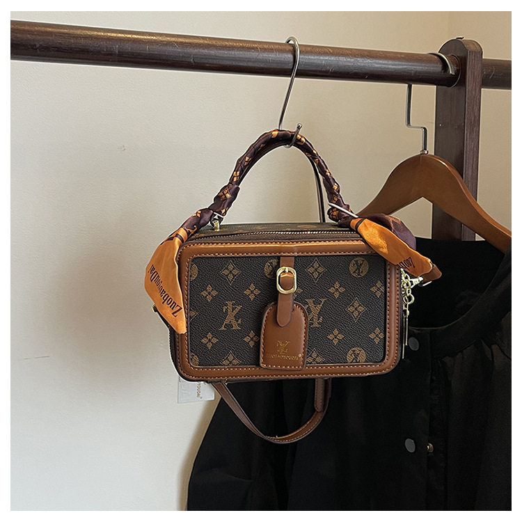 2025 new stylish small square box bag personalized daily commuting crossbody bag cross bag for women
