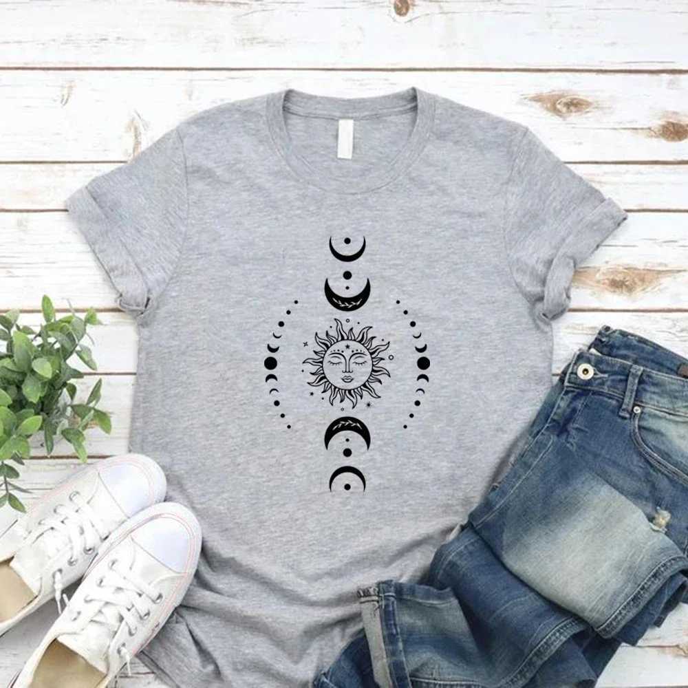 Sun and Moon Stars T-Shirt Celestial Tshirt Boho Sun Moon T-Shirts Women Short Sleeve T Shirts Retro Mystical Tee Women Clothes M260317