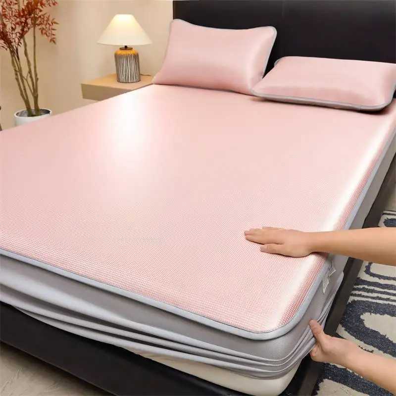 2025 new carbon light ice silk mat mattress model single-piece three-piece set solid color light luxury cool mat mattress model D260317