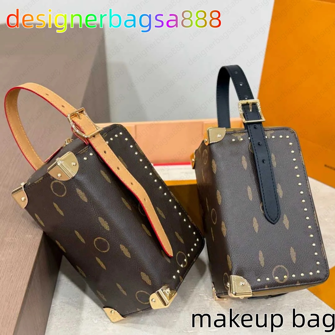 Womens Luxurys Designer bag NEO LOCKER DOPP KIT Travel Bag Toiletry Bag Handbag Super Practical Makeup Bag 20cm Men's wallets