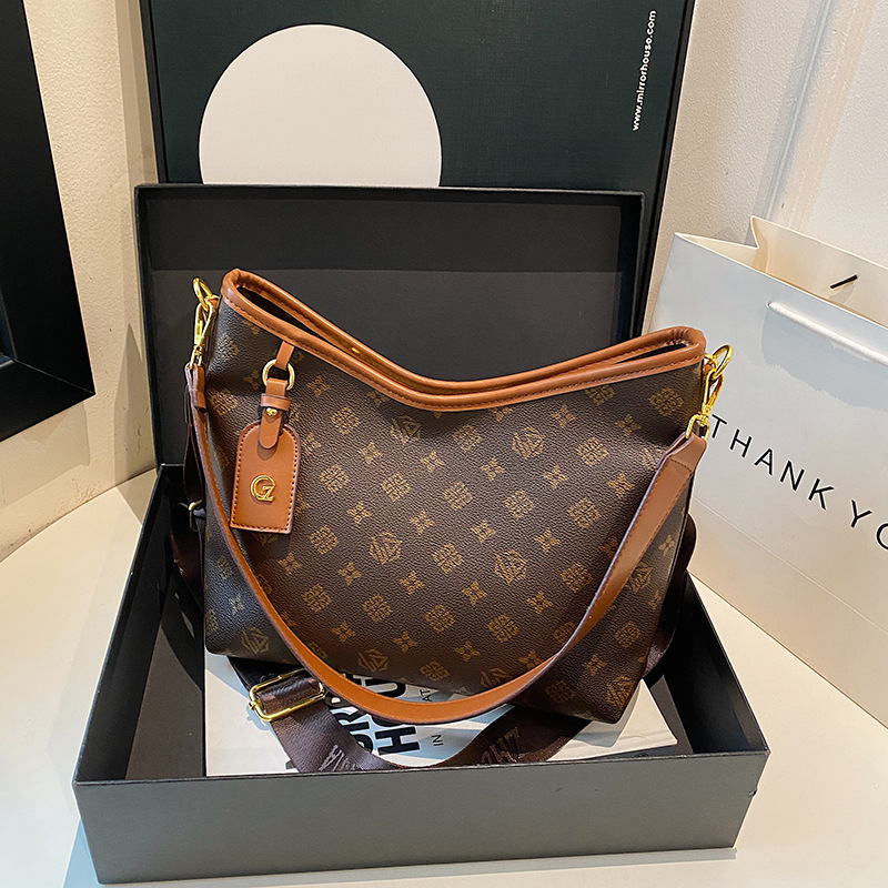 Large capacity tote bag, new fashion women's crossbody bag, retro commuter shoulder tote, vintage print luxury handbag, niche design underarm car