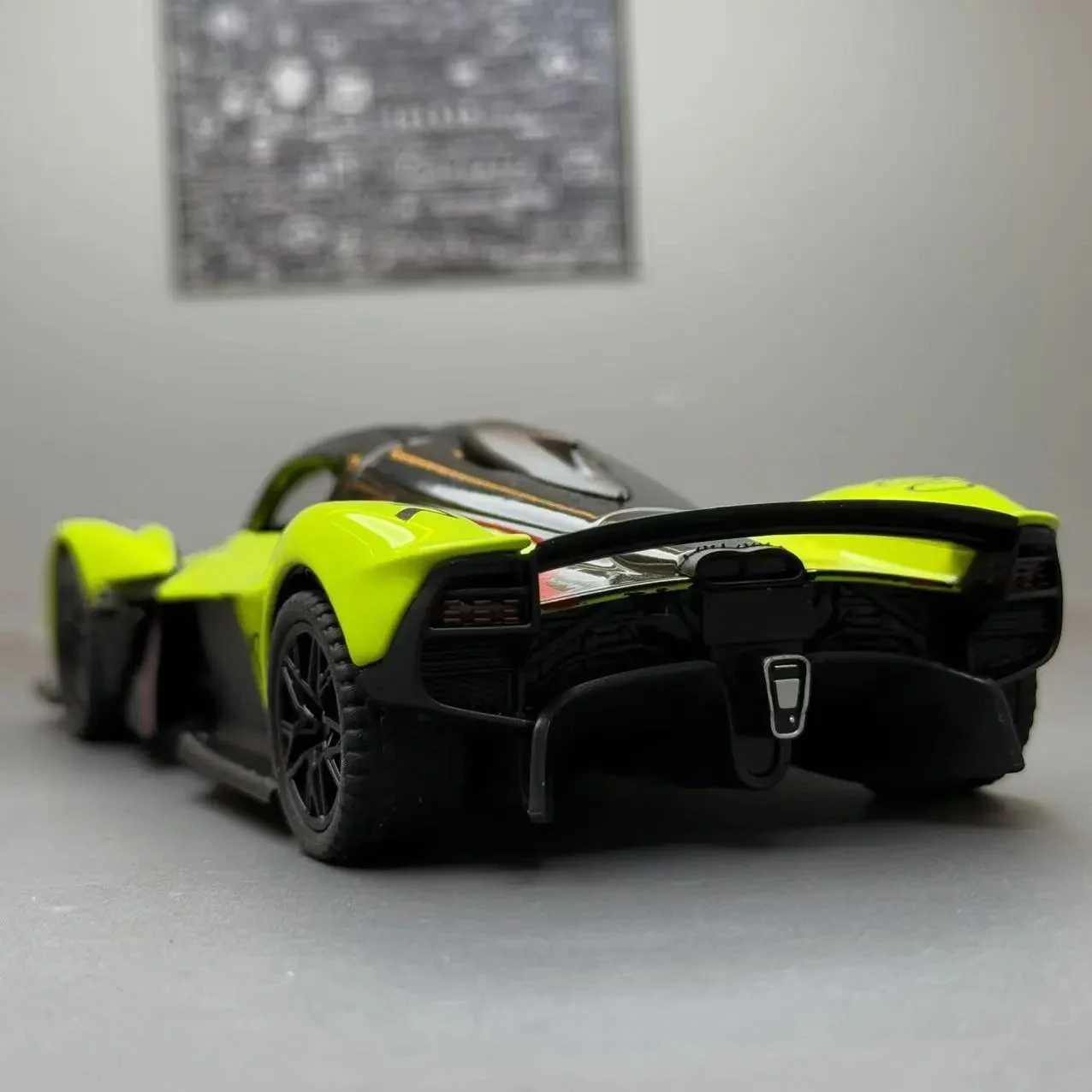 Boxed 132 Valkyrie Alloy Sports Car Model Childrens Toy Car With Sound and Lights Holiday Gifts Boys Gaming Vehicle D260317